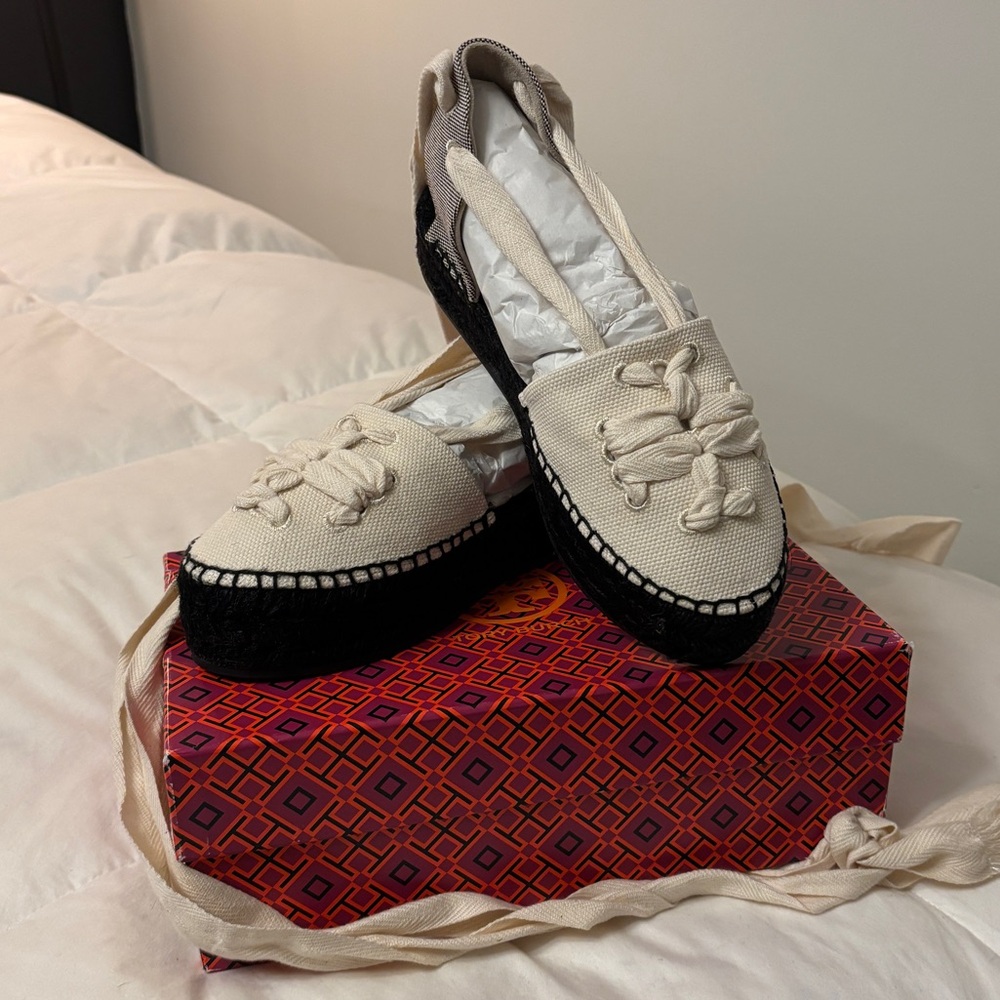 Tory Burch Woven Lace-Up Espadrilles in Black and Cream size 8